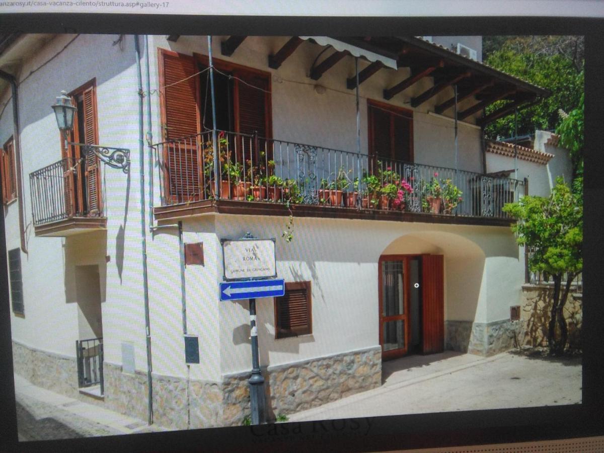 Casa Vacanza Rosy Di Guida Rosy Giungano エクステリア 写真