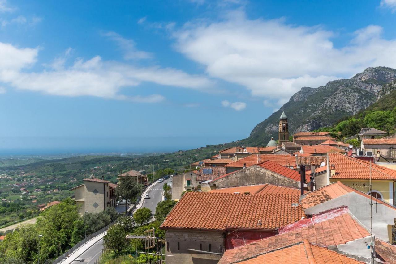 Casa Vacanza Rosy Di Guida Rosy Giungano エクステリア 写真